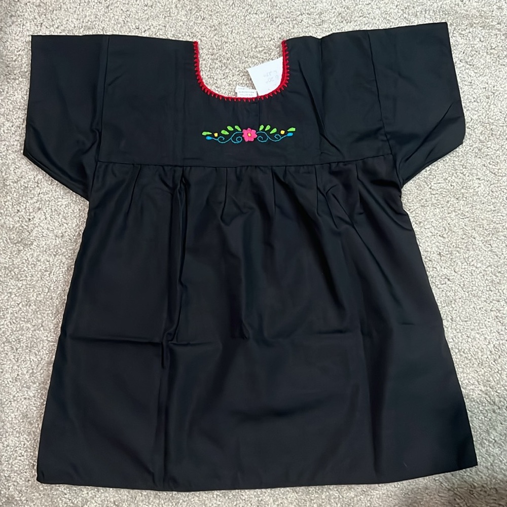 🇲🇽 NWT Traditional Mexican blouse. - Picture 5 of 5